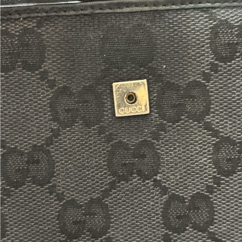 Authentic Gucci Black Canvas & Leather Bifold Wallet with Gold Plaque - Picture 4 of 10